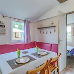 Awesome Stacaravan In Saint-georges-de-didon Saint-Georges-de-Didonne