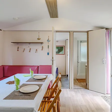 Camping Stunning Stacaravan Saint-Georges-de-Didonne