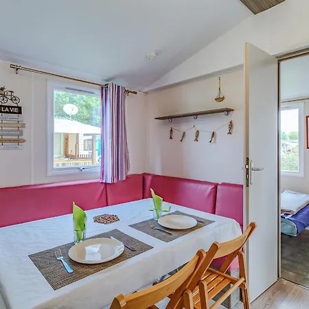 Stunning Stacaravan Saint-Georges-de-Didonne