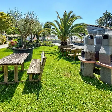 Awesome Stacaravan In Saint-georges-de-didon Parque de Campismo Saint-Georges-de-Didonne